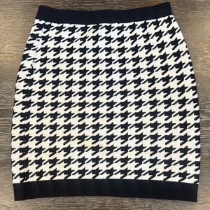 Skies Are Blue Black White Sweater Skirt Size S Stretchy Pencil Mini Houndstooth